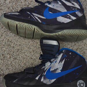 NIKE VOLLEYBALL SHOES